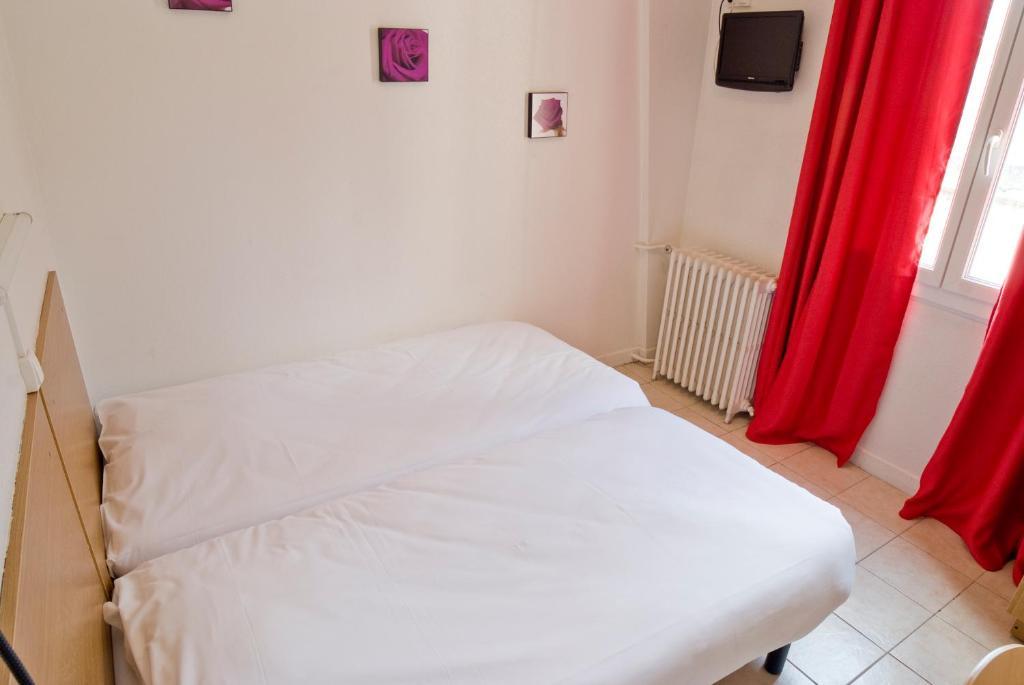Hôtel Les Colombes Verdun-sur-Meuse Quarto foto